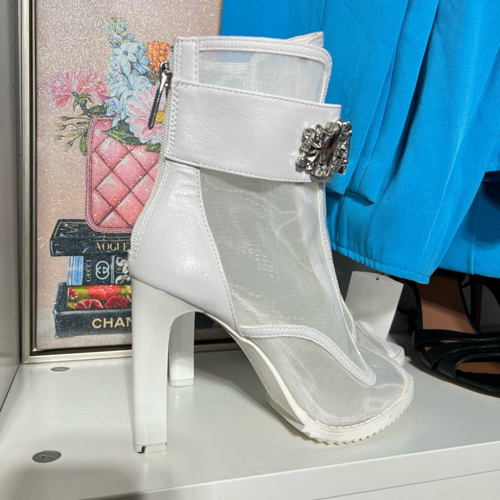 🔥🔥 Brand New Karl Lagerfeld White Mesh Heeled Sandals size 6.5 - Picture 5 of 7